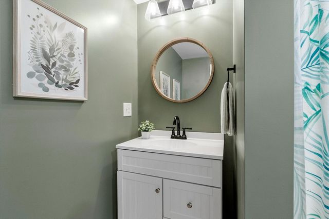 597 Old Dunstable Rd, Groton, MA 01450