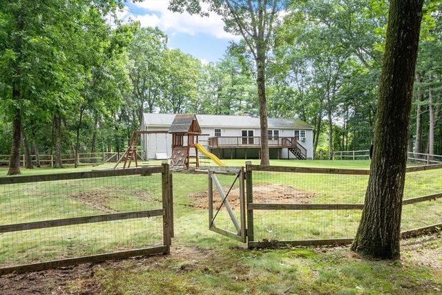597 Old Dunstable Rd, Groton, MA 01450