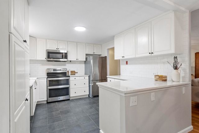 597 Old Dunstable Rd, Groton, MA 01450