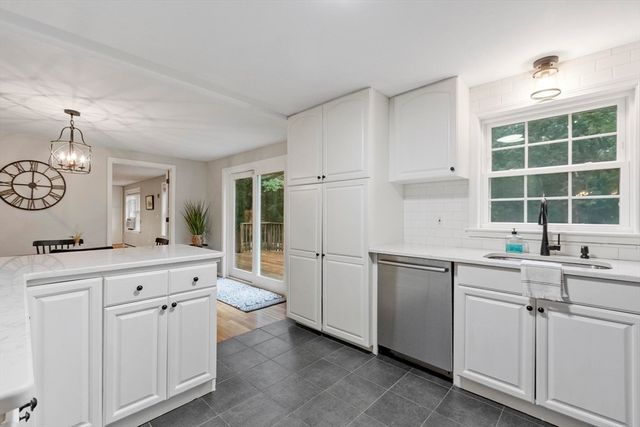 597 Old Dunstable Rd, Groton, MA 01450