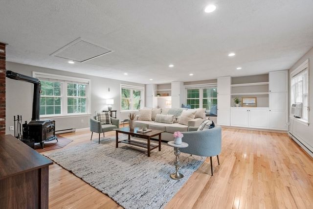 597 Old Dunstable Rd, Groton, MA 01450