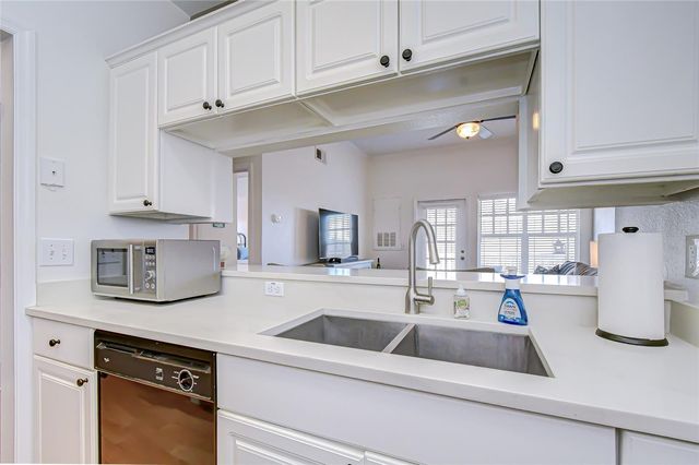 800 S DAKOTA AVENUE 404, Tampa, FL 33606