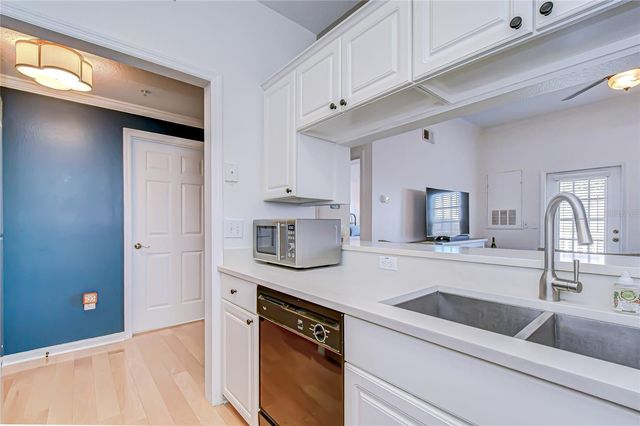 800 S DAKOTA AVENUE 404, Tampa, FL 33606