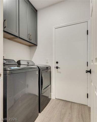 11086 Evvie Lane, Las Vegas, NV 89135
