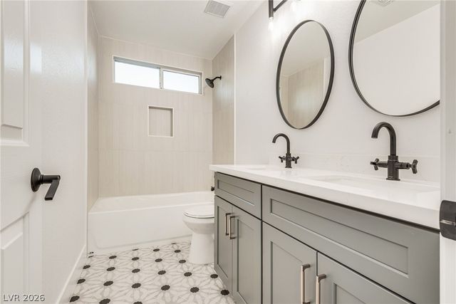 11086 Evvie Lane, Las Vegas, NV 89135