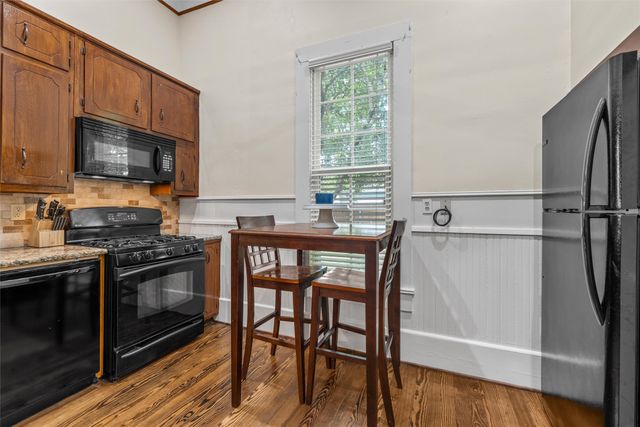 501 N Davis Street, West, TX 76691