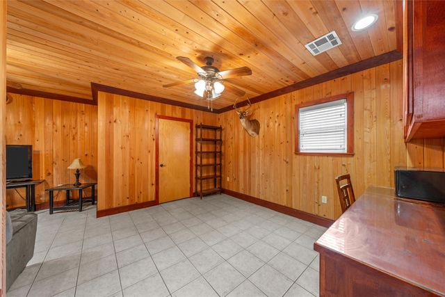 501 N Davis Street, West, TX 76691