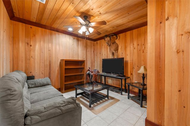 501 N Davis Street, West, TX 76691