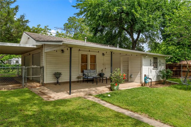 501 N Davis Street, West, TX 76691
