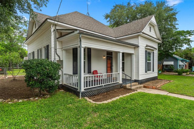 501 N Davis Street, West, TX 76691