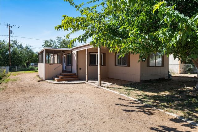 2840 E Packard Avenue, Kingman, AZ 86409