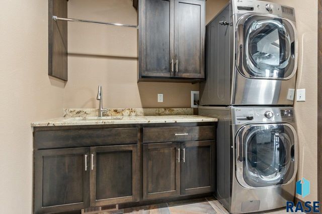 8917 W Dragonfly Dr Drive, Sioux Falls, SD 57107