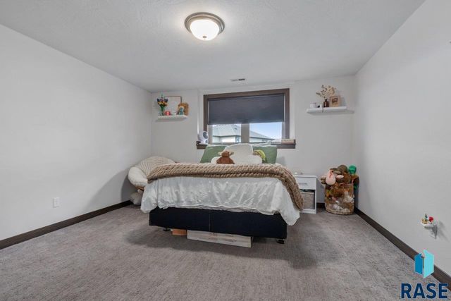 8917 W Dragonfly Dr Drive, Sioux Falls, SD 57107