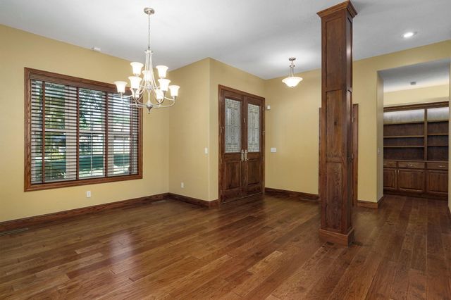 3436 S Horseshoe Avenue, Springfield, MO 65804