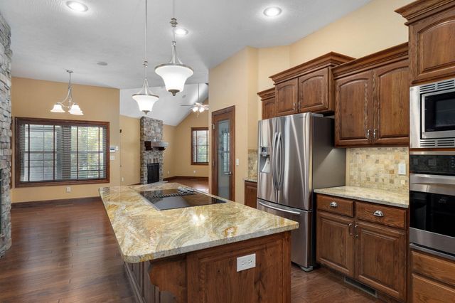 3436 S Horseshoe Avenue, Springfield, MO 65804