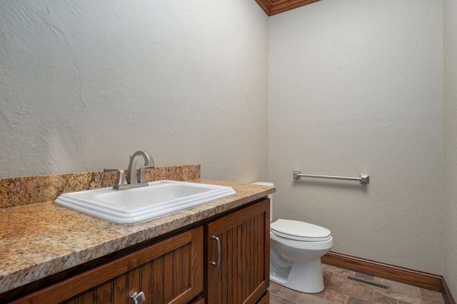3436 S Horseshoe Avenue, Springfield, MO 65804