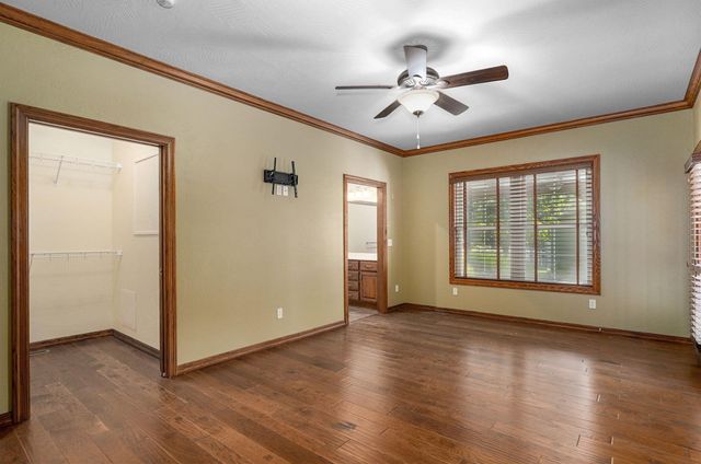 3436 S Horseshoe Avenue, Springfield, MO 65804
