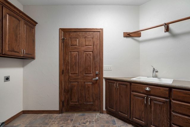 3436 S Horseshoe Avenue, Springfield, MO 65804