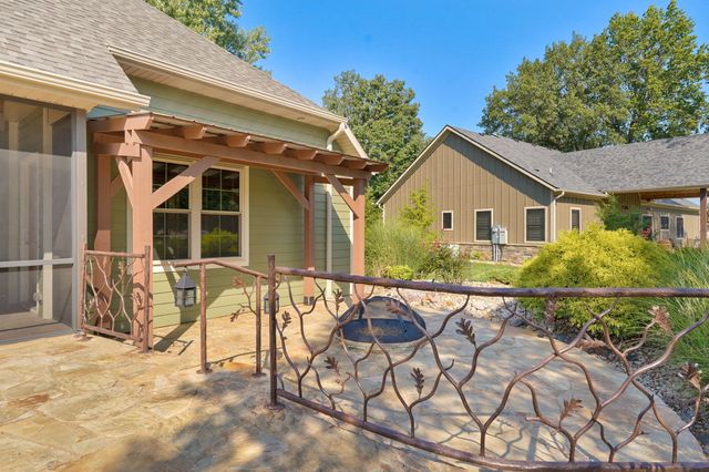 3436 S Horseshoe Avenue, Springfield, MO 65804