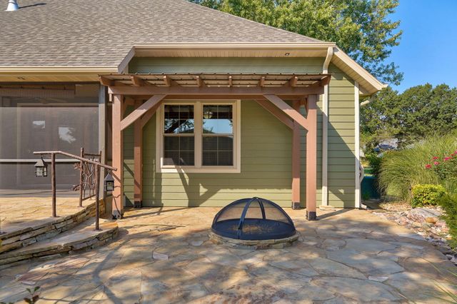 3436 S Horseshoe Avenue, Springfield, MO 65804