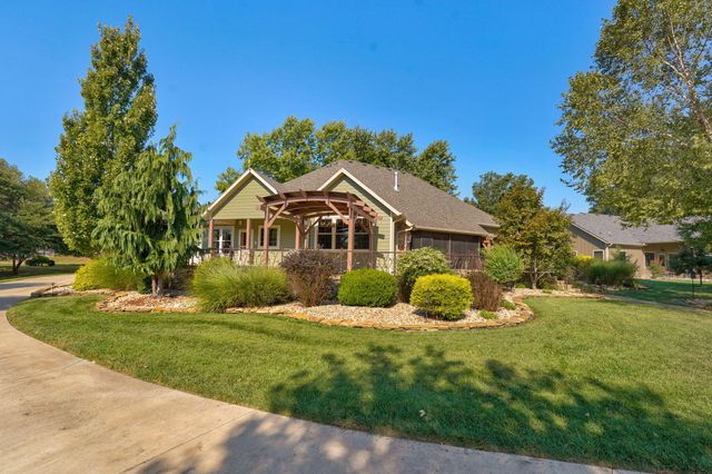 3436 S Horseshoe Avenue, Springfield, MO 65804