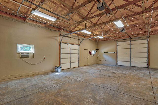 3436 S Horseshoe Avenue, Springfield, MO 65804