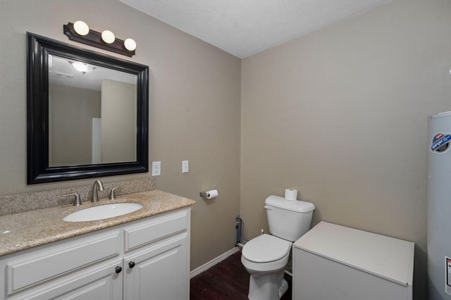 3436 S Horseshoe Avenue, Springfield, MO 65804