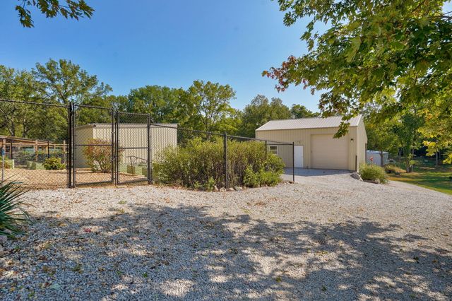 3436 S Horseshoe Avenue, Springfield, MO 65804