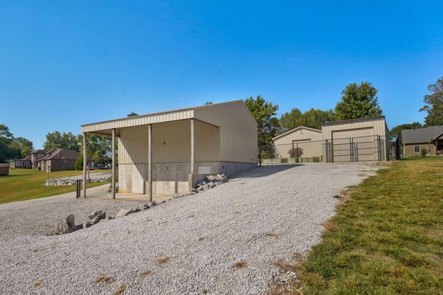 3436 S Horseshoe Avenue, Springfield, MO 65804