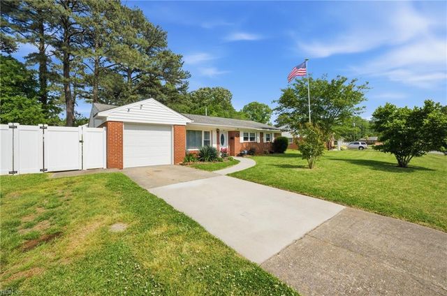 116 Goldcrest DR, Chesapeake, VA 23325