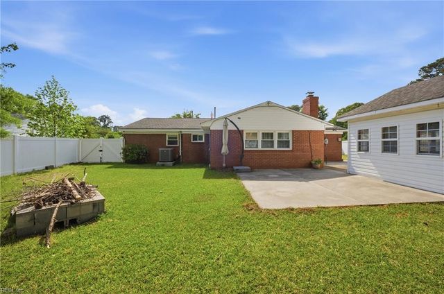 116 Goldcrest DR, Chesapeake, VA 23325