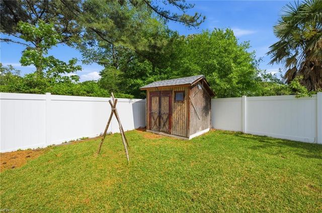 116 Goldcrest DR, Chesapeake, VA 23325