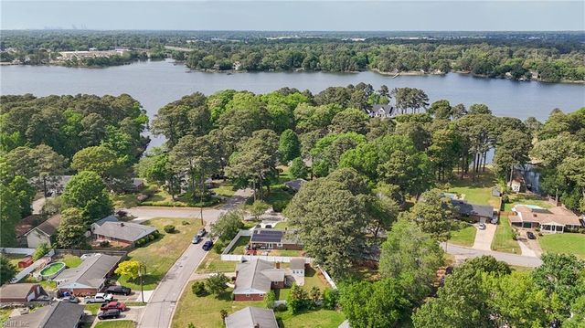 116 Goldcrest DR, Chesapeake, VA 23325