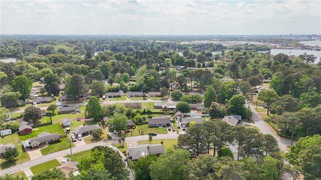 116 Goldcrest DR, Chesapeake, VA 23325