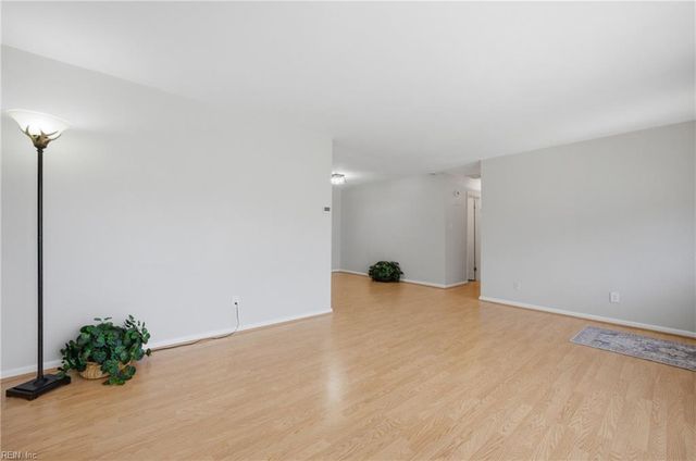 116 Goldcrest DR, Chesapeake, VA 23325