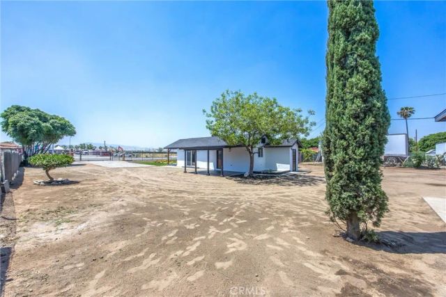 27124 5th, Highland, CA 92346