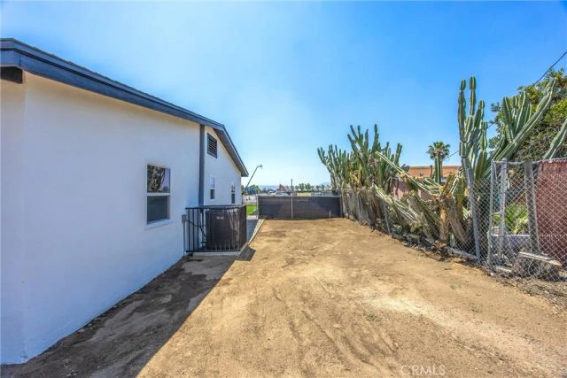 27124 5th, Highland, CA 92346