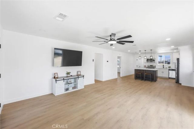 27124 5th, Highland, CA 92346