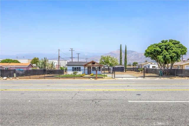 27124 5th, Highland, CA 92346