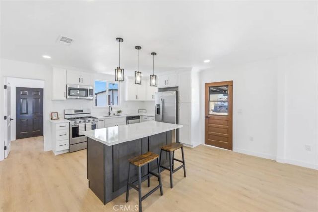 27124 5th, Highland, CA 92346