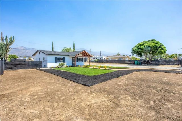 27124 5th, Highland, CA 92346