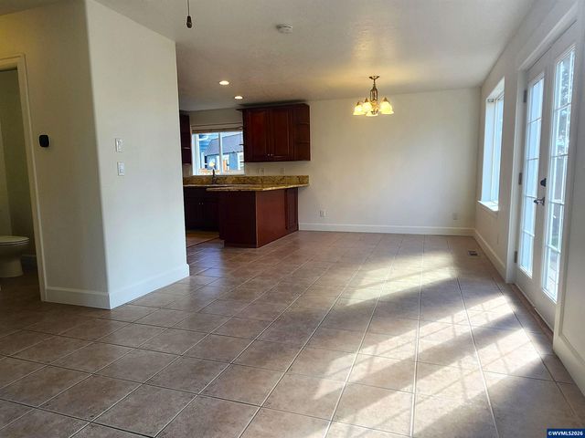 7233 Eastwood Ct SE, Salem, OR 97392