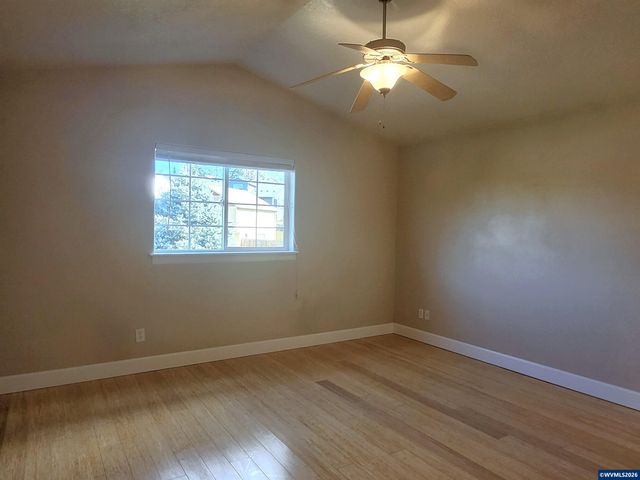 7233 Eastwood Ct SE, Salem, OR 97392