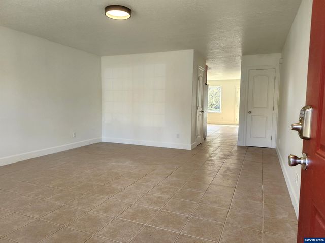 7233 Eastwood Ct SE, Salem, OR 97392