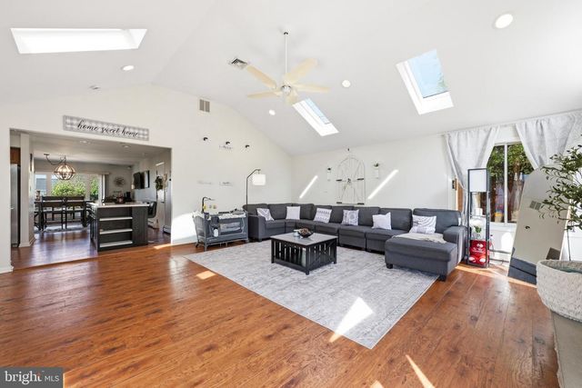 80 QUARRY RD, Levittown, PA 19057