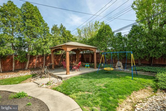 80 QUARRY RD, Levittown, PA 19057