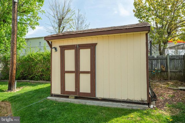 80 QUARRY RD, Levittown, PA 19057