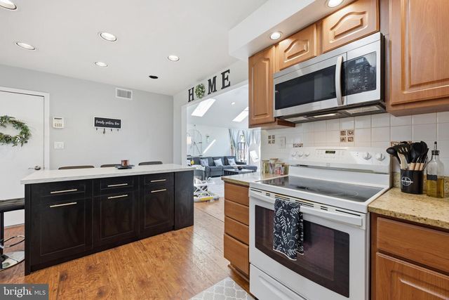 80 QUARRY RD, Levittown, PA 19057