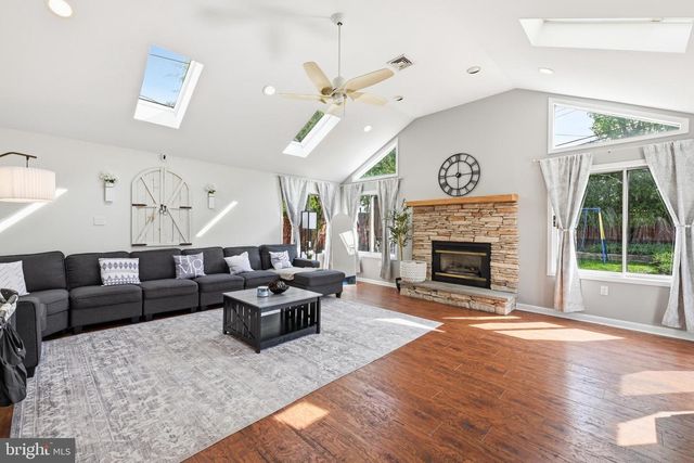 80 QUARRY RD, Levittown, PA 19057