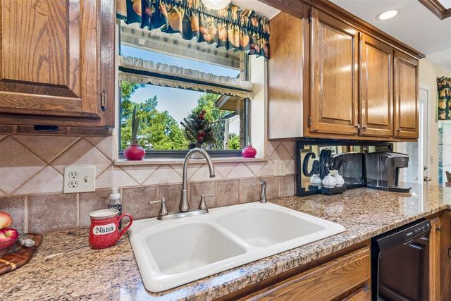 1116 Spring Shadow Drive, Choctaw, OK 73020